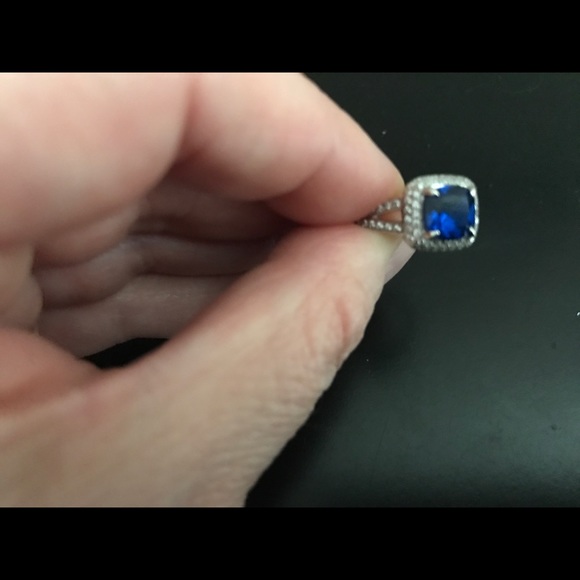 Synthetic sapphire and sterling vintage style ring - Picture 5 of 6